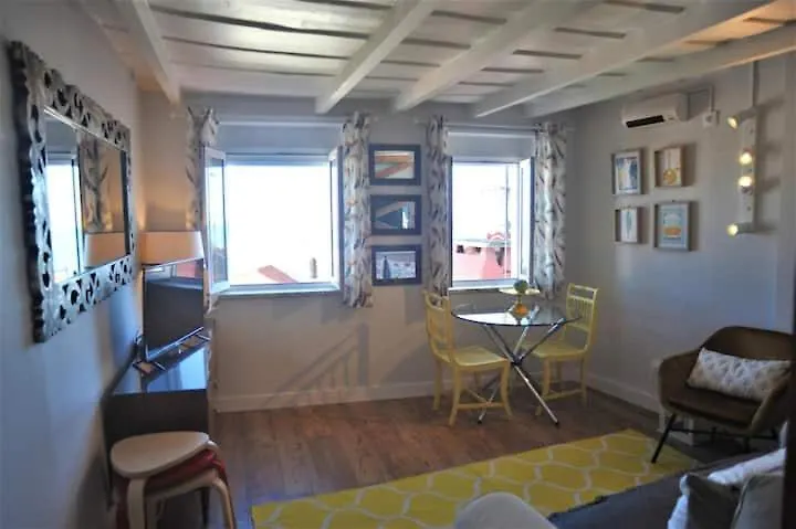 Alfama - Two Bedroom Apartment With River View 리스본